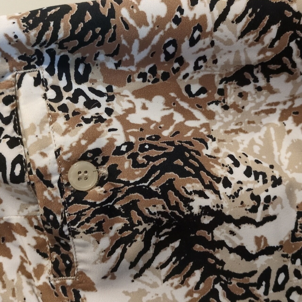 Elevate Your Golf Game with the Allyson Whitmore Animal Print Skort - Picture 6 of 11